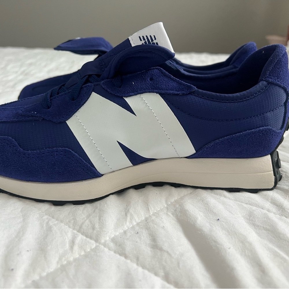 New Balance purple 327 tennis shoes